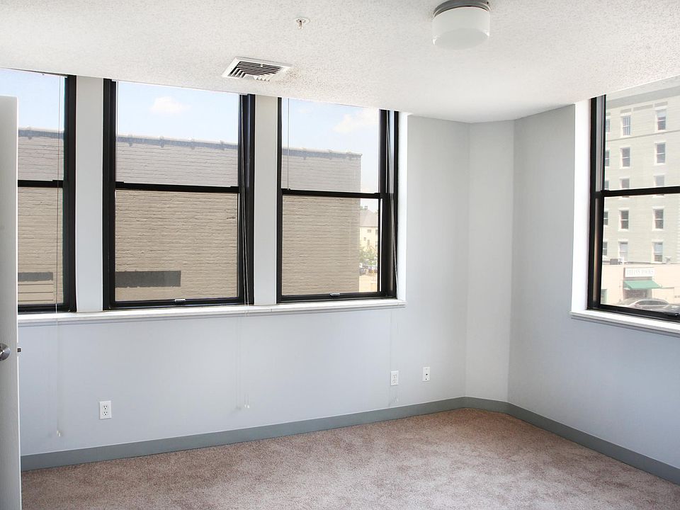 2nd image of 26 Sheldon Ave SE APT 502