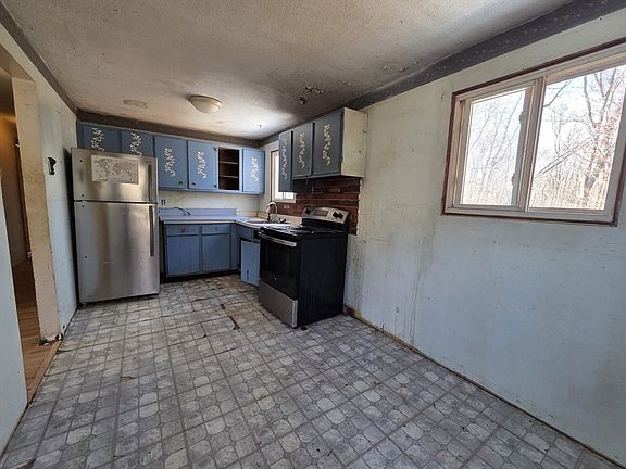 4th image of 19 Greenwood Ave