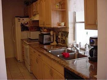5th image of 943 NW 11th St