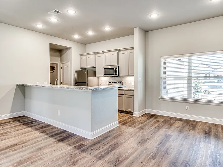 2819 Orchid Dr — Photo 4