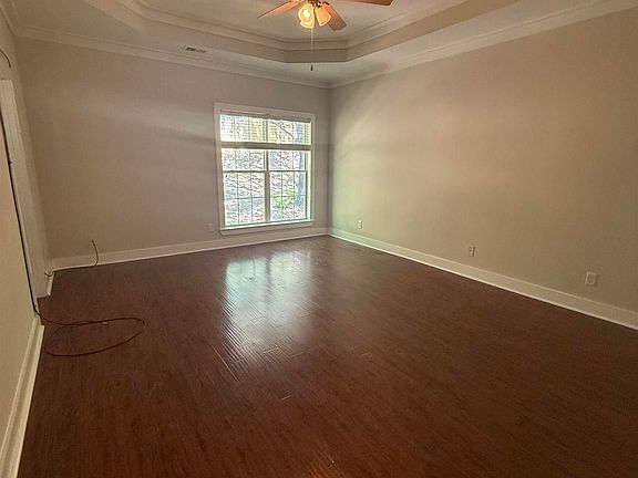 4th image of 232 Nottingham Dr