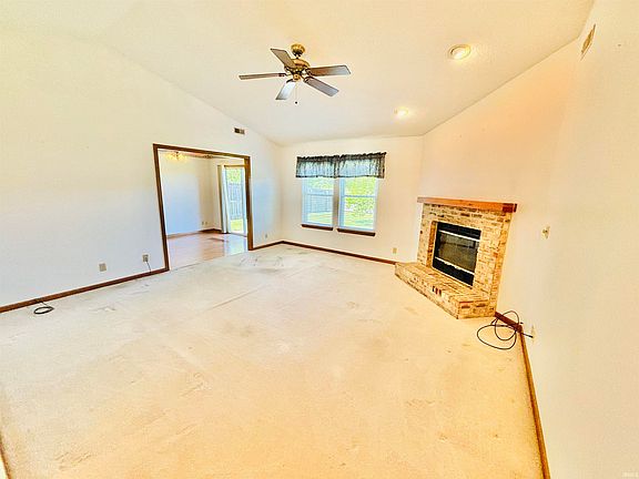 4th image of 440 Bolton Dr
