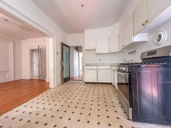 290 N Washington St #2, Sleepy Hollow, NY 10591