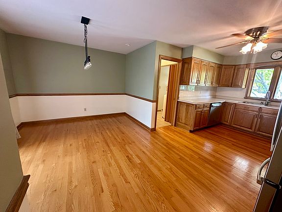 5th image of 305 N Timothy Ln