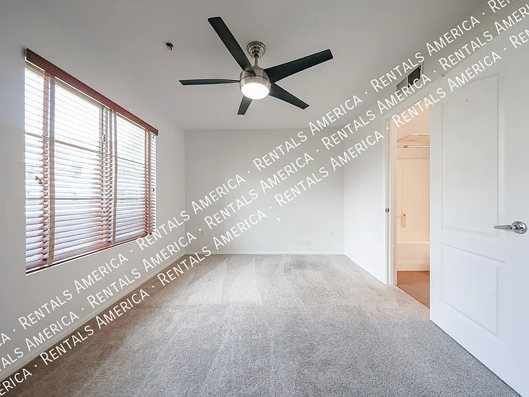 2402 E 5th St #1515 — Photo 39