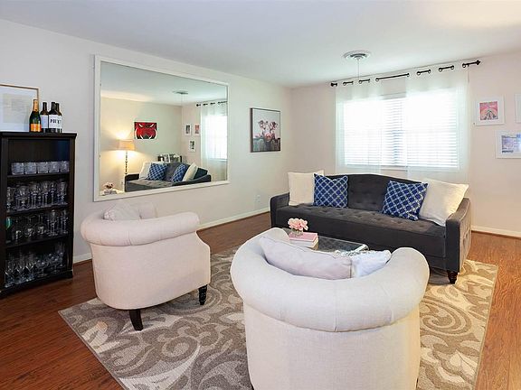 3rd image of 4870 Teakwood Ln