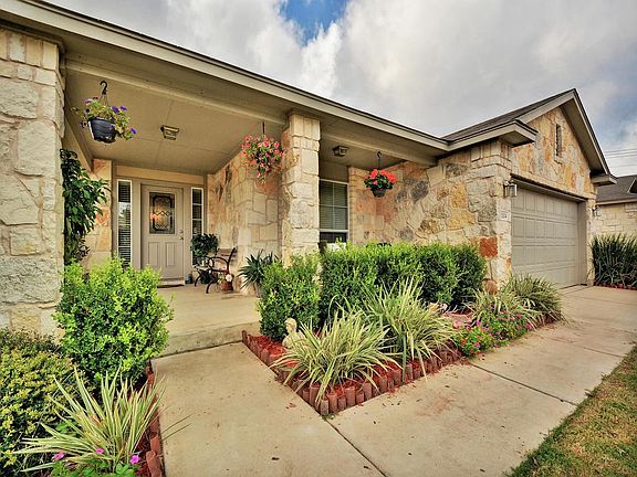 5th image of 1104 S Brook Dr