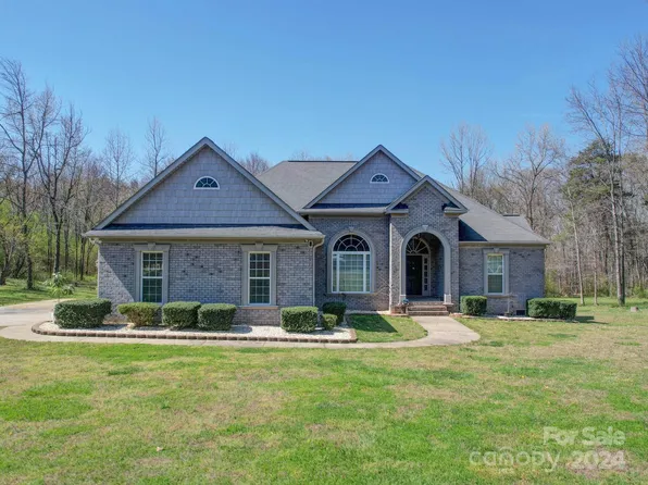 2911 Brooks Mill Ln, Wingate, NC 28174