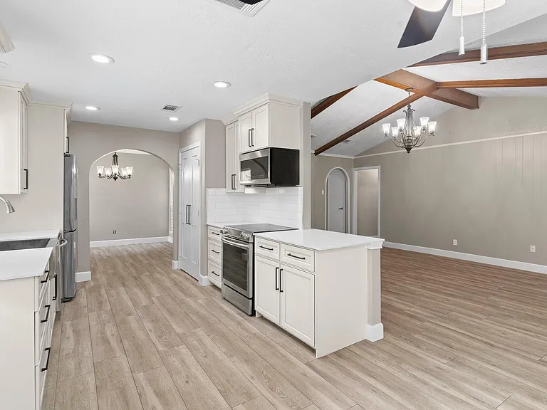 27234 Wells Ln — Photo 4
