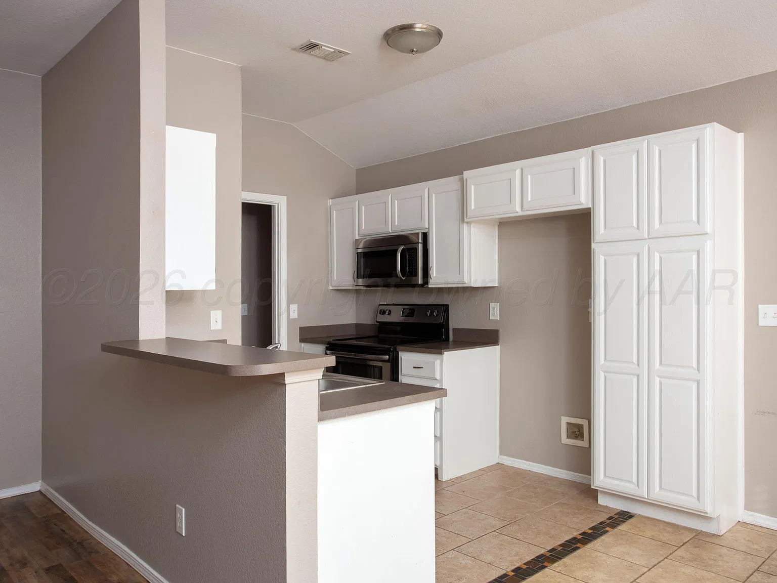 3 bed, 1259 sqft, $1,750 — Photo 3