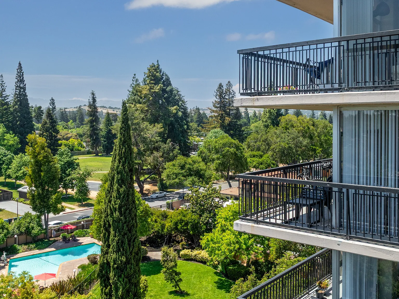 Tan Plaza Apartments — Photo 4
