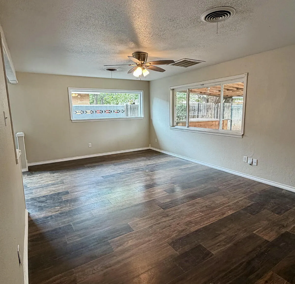 4 bed, 2.0 bath, 1764 sqft, $1,450 — Photo 2