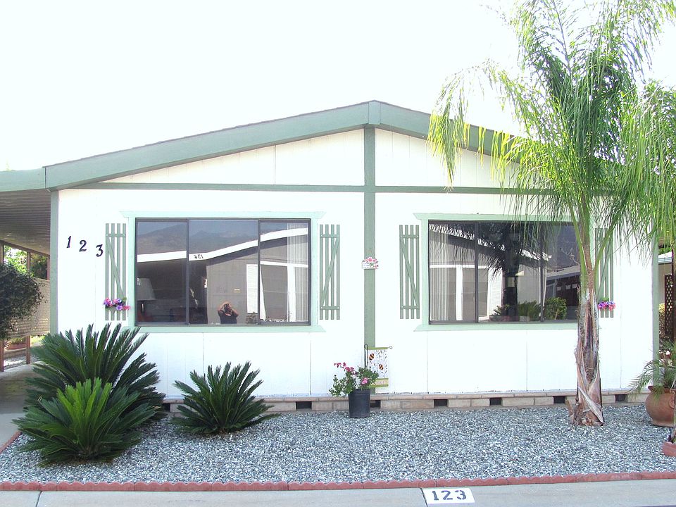 1st image of 24600 Mountain Ave Space 123
