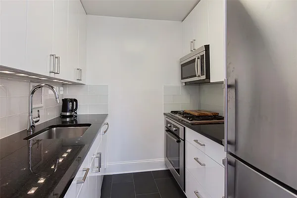 Rented by Douglas Elliman | media 21