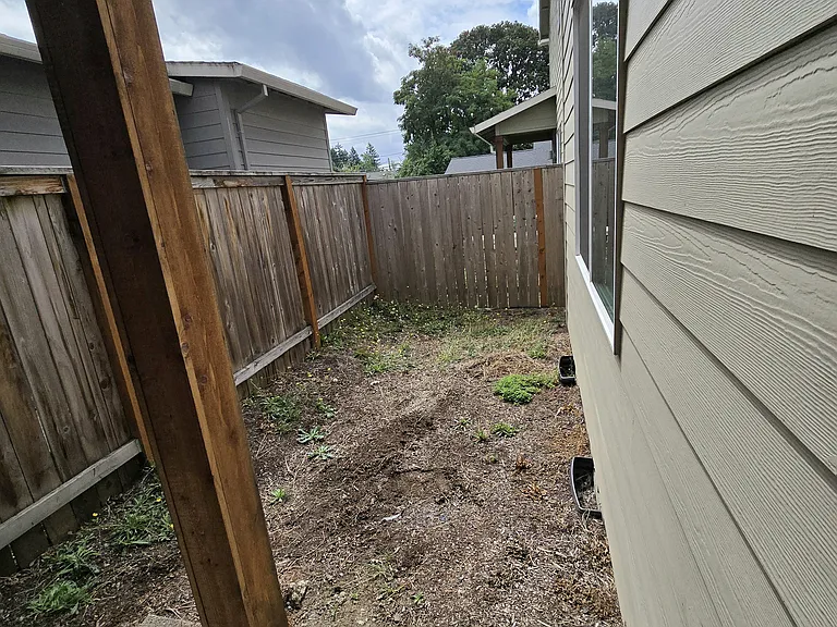 104 S Church St — Photo 21