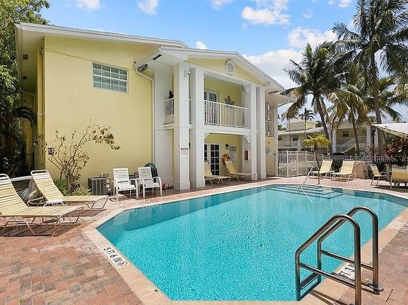 2660 NE 8th Ave APT 102