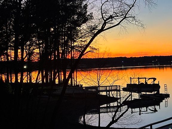 3rd image of Middleton Pl #55