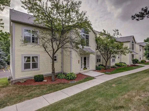 2221 S Huron Pkwy APT 4, Ann Arbor, MI 48104