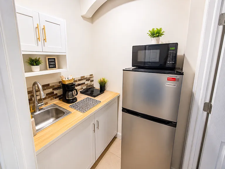 1406 SE 18th Ter #1 — Photo 1