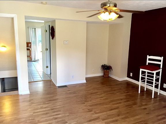 2nd image of 1512 Dawn Dr #B