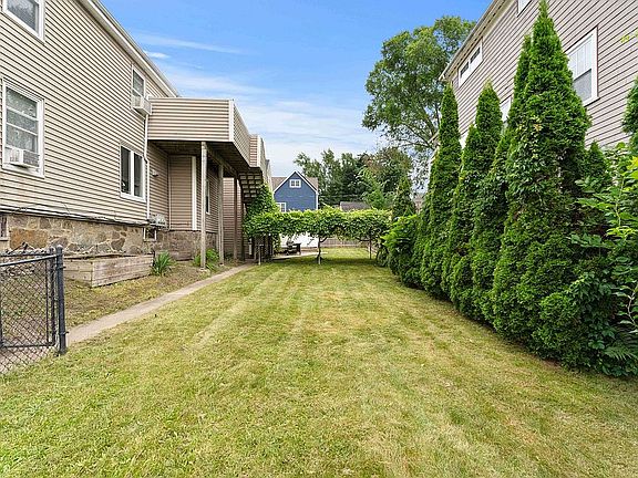4th image of 52 Selwyn St