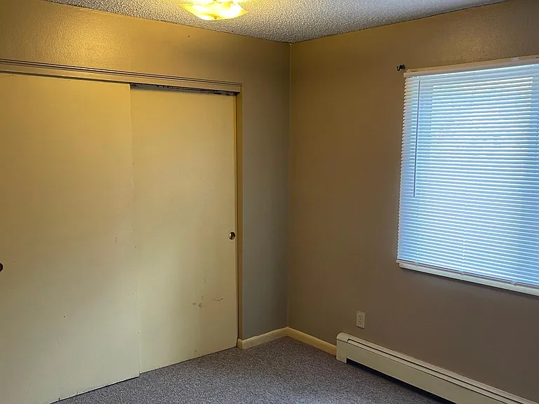 514 S Lucas St #11 — Photo 6