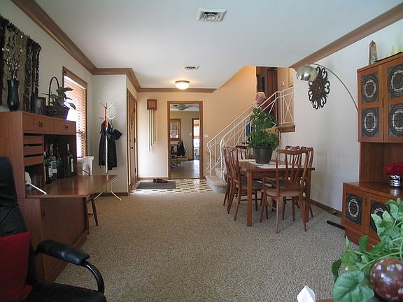 4th image of 1823 N Thatcher Ave