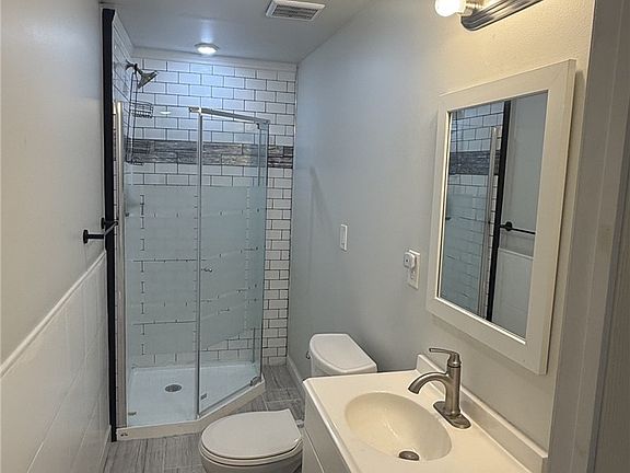 3rd image of 5477 Trastevere Rd