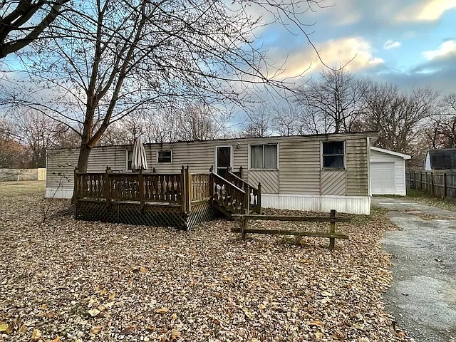 745 E Dayton Ct photo 1