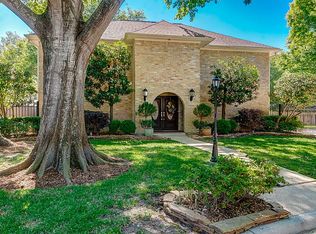 17811 Memorial Oaks Ln, Spring, TX 77379