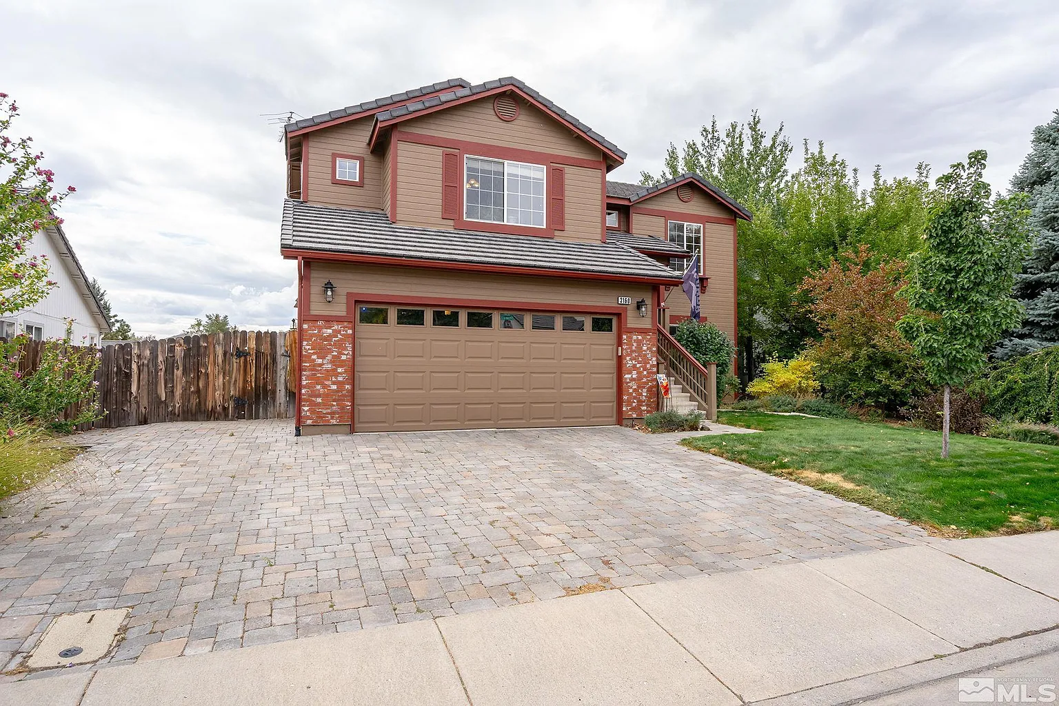 3160 Fairlands Dr photo 1