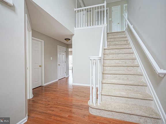 2nd image of 31 Thornhill Dr