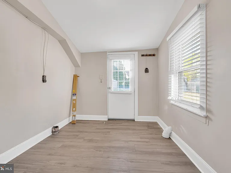 19 Pleasant St — Photo 10