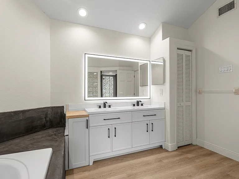 375 N Highview Ave — Photo 41