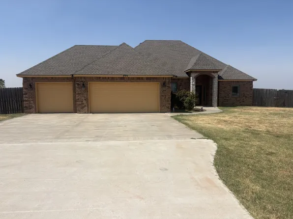 373 NE Sanders Dr, Elgin, OK 73538