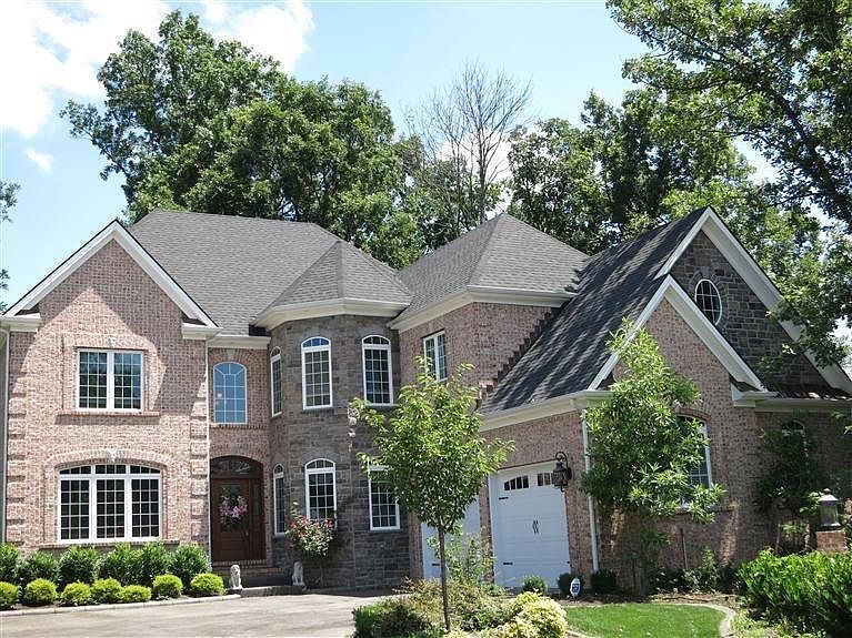 1st image of 321 Hawthorne Dr