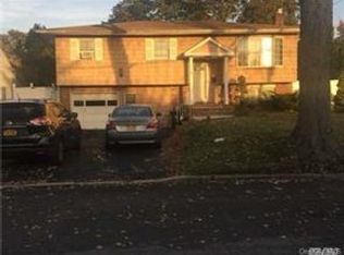 529 Nolting Ave, North Babylon, NY 11703