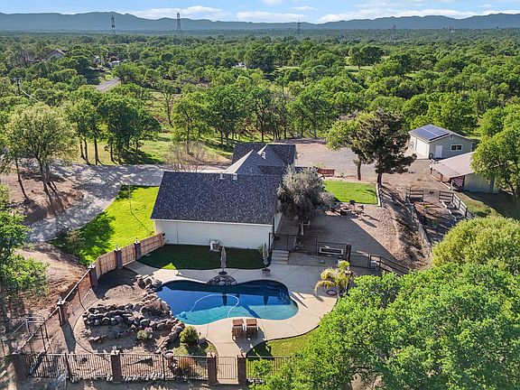 4th image of 16925 C Rd