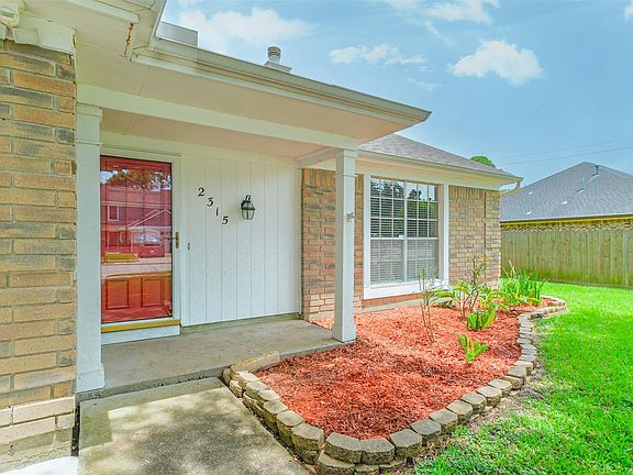 2nd image of 2315 Cunningham Dr