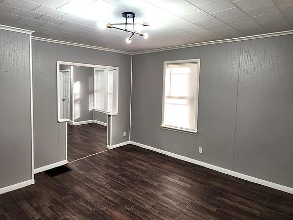 5th image of 208 Oak St #1