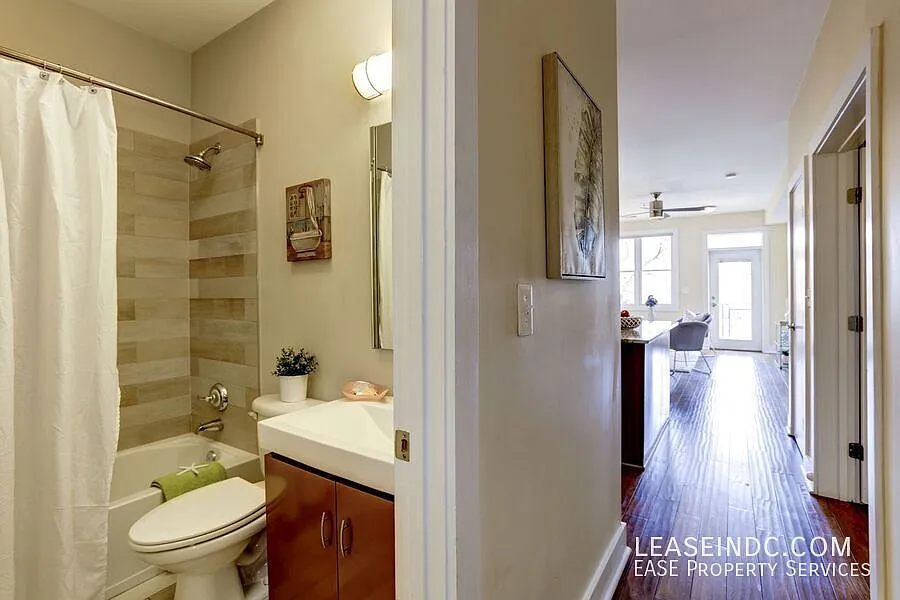 2 bed, 870 sqft, $2,900 — Photo 4