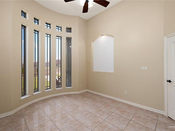 4th image of 5419 Mauritius Ln