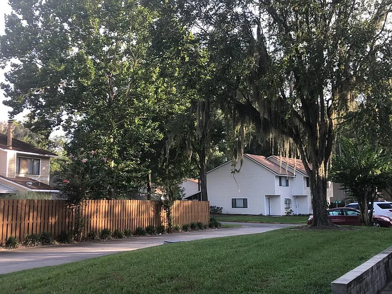 807 SW 60th Ter — Photo 12