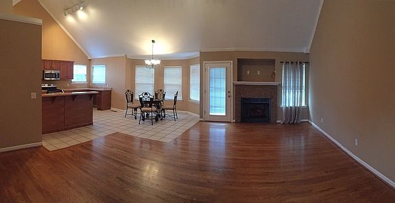 2nd image of 130 Pleasant Ridge Cir