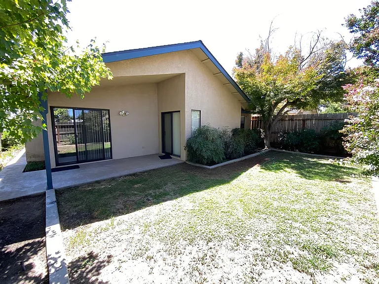 1348 E Ferguson Ct — Photo 28