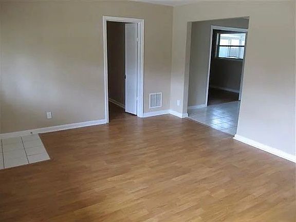 4th image of 6415 Lenczyk Dr #2