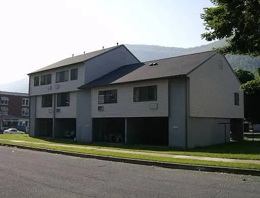 Building Photo - 1339 Huron Ave #1339
