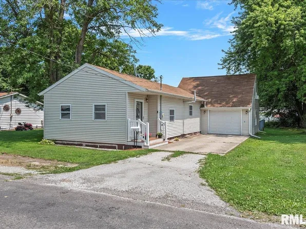 612 N Lawn Ave, Taylorville, IL 62568