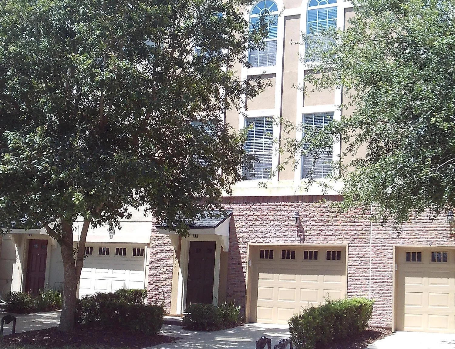 2 bed, 4.0 bath, 2142 sqft, $2,350 — Photo 1