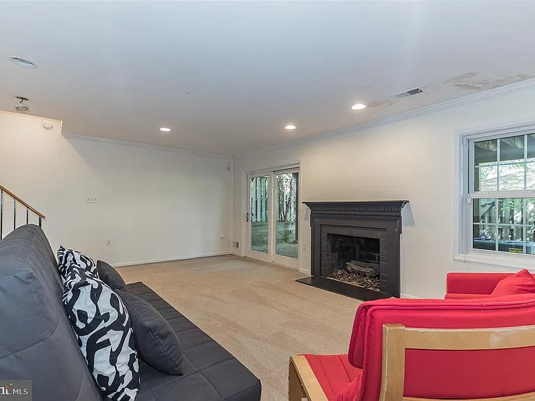 Basement (photo 2/2)